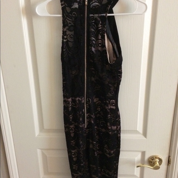 Short lace cocktail dress - Picture 2 of 3